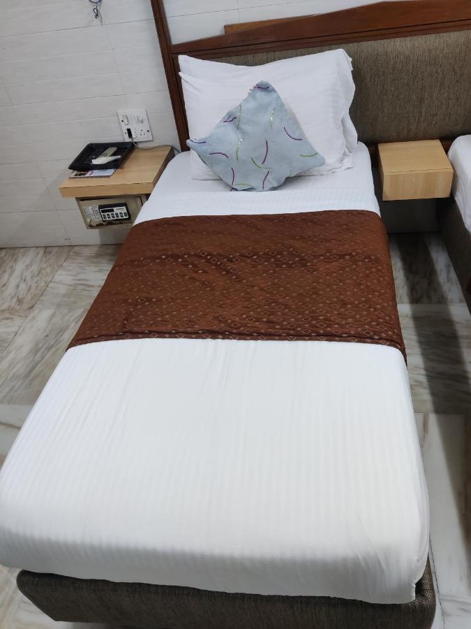 Capital Hotel Mumbai Luaran gambar
