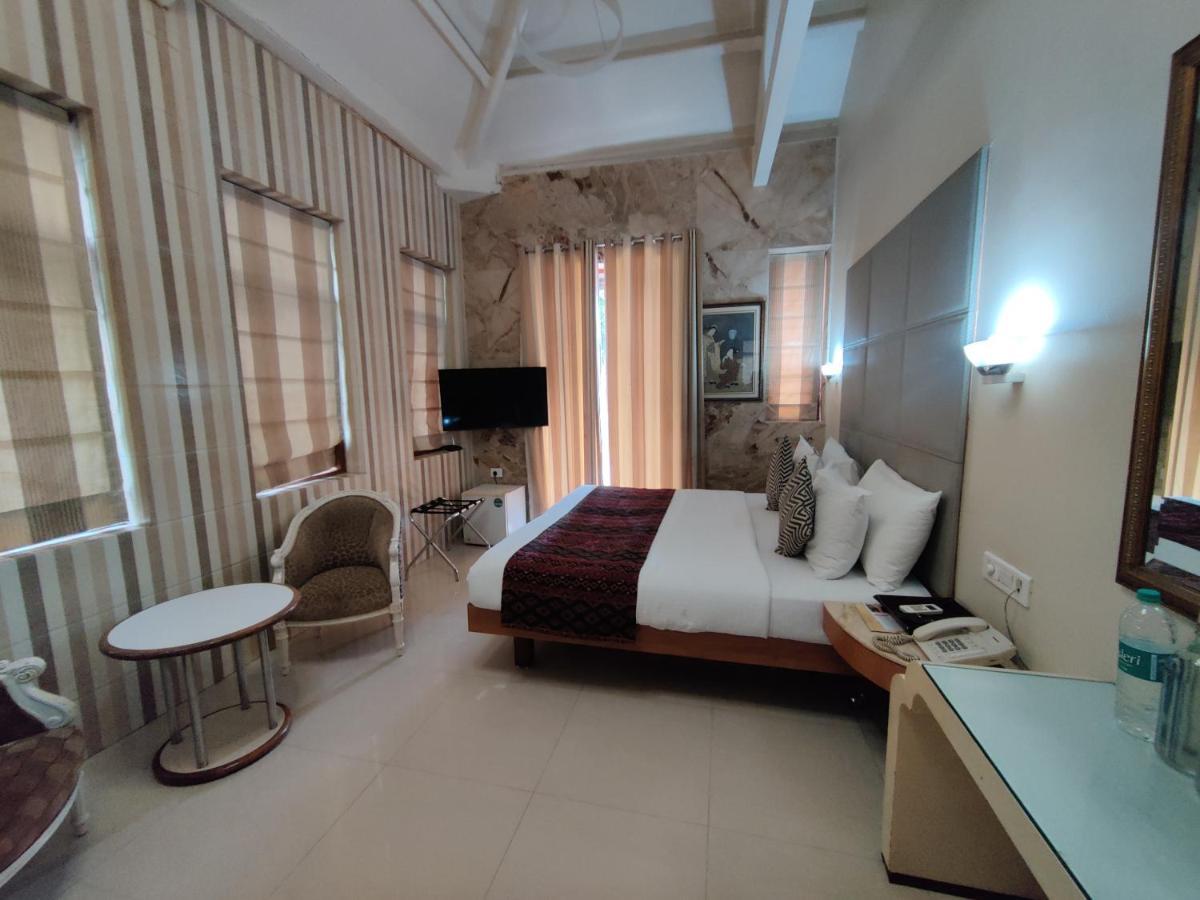 Capital Hotel Mumbai Luaran gambar